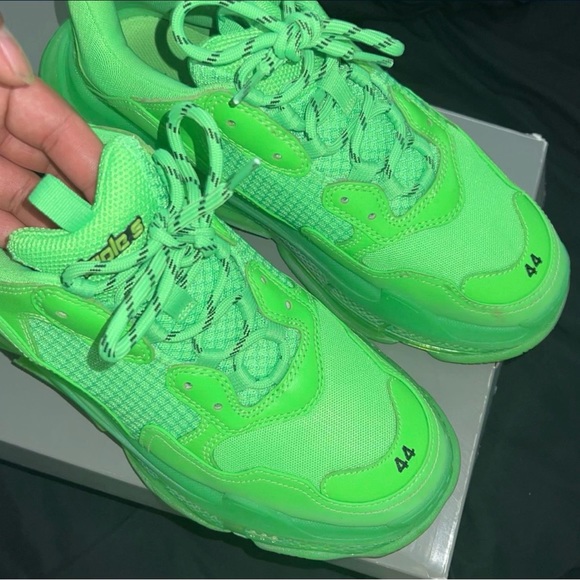 Triple S - Picture 3 of 4